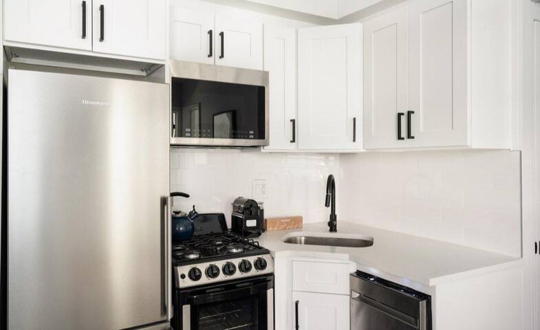 A Gem in Lower East Side gallery image 5