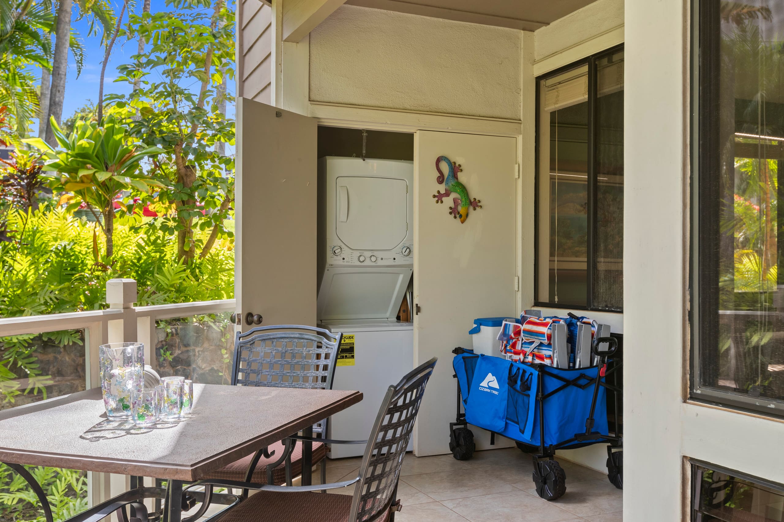 Amazing location! Chic Maui Getaway (ground floor) - Image 7