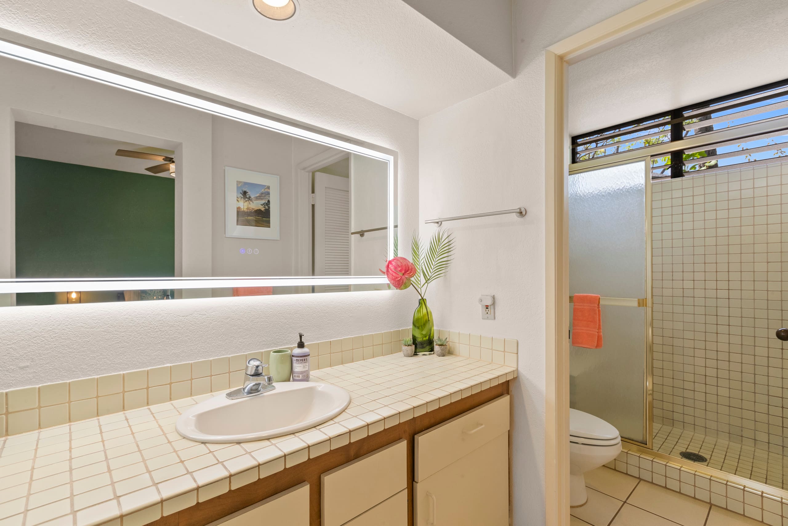 Amazing location! Chic Maui Getaway (ground floor) - Image 10