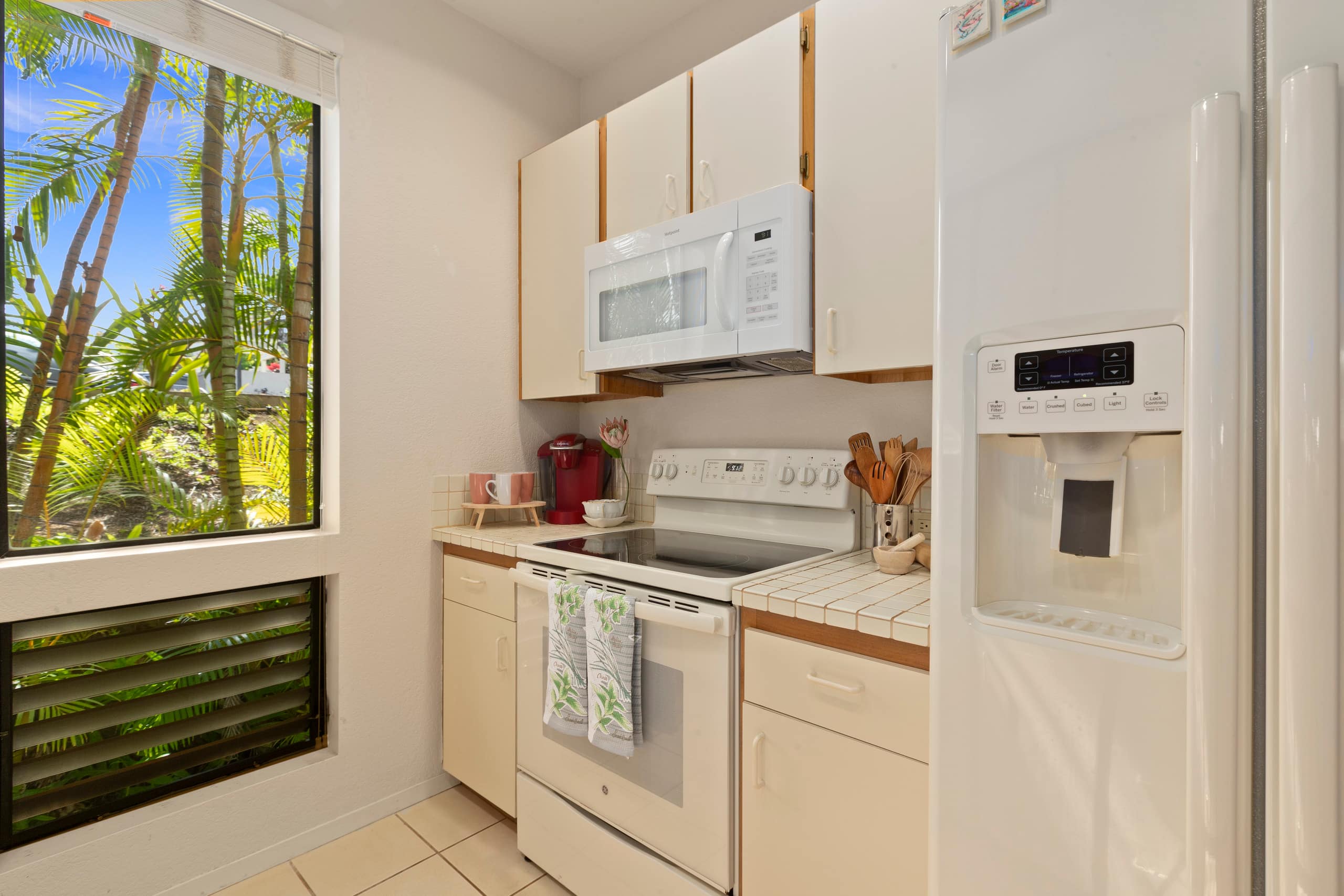 Amazing location! Chic Maui Getaway (ground floor) - Image 8