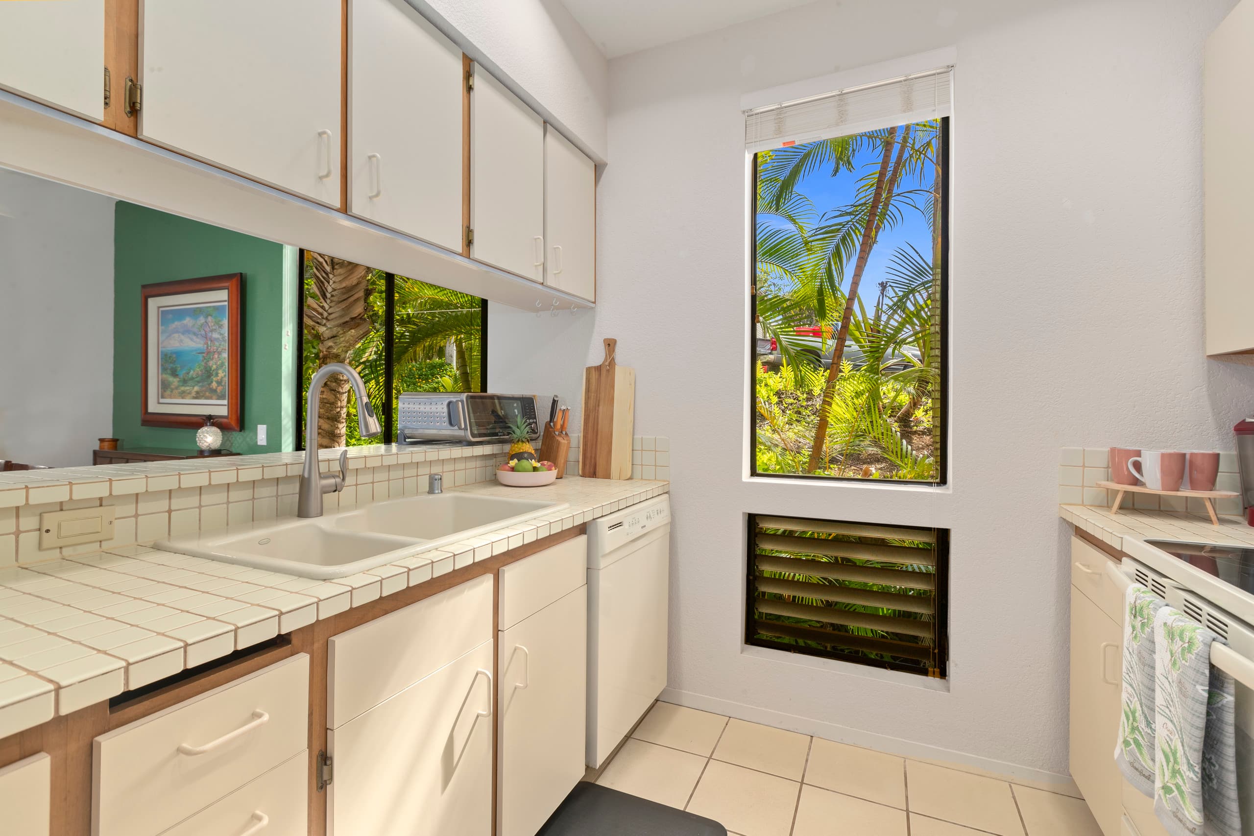Amazing location! Chic Maui Getaway (ground floor) - Image 18