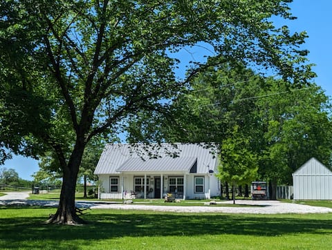 Popular Airbnb listing: The Lazy 8 at Lake Fork in North Texas Lakes