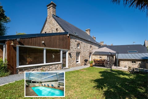 House with indoor pool, garden and private parking