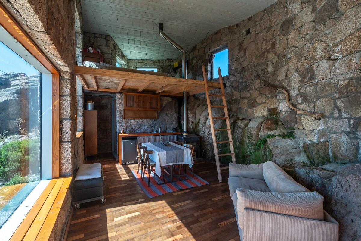Popular Airbnb listing: Rustic Mountain Shelter: Pure Nature in Departamento San Alberto