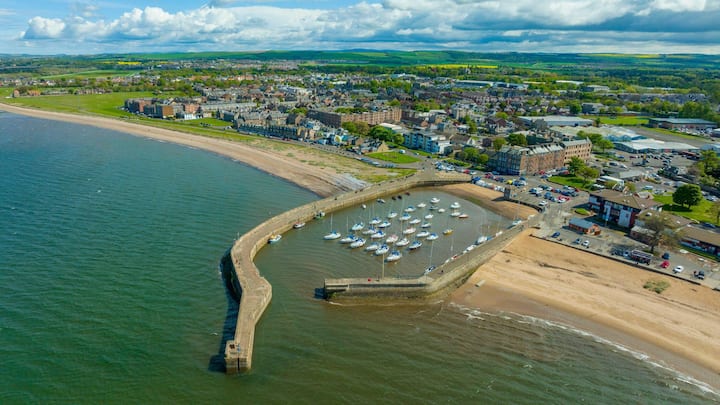 Boutique  Flat By The Sea Close To Edinburgh - East Lothian Council