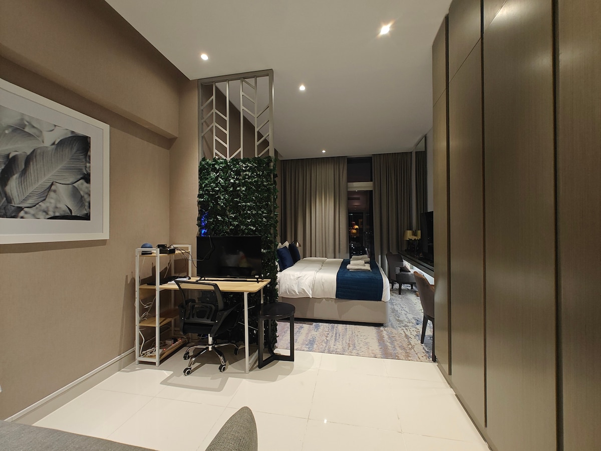 Popular Airbnb listing: LeModCasa - Modern Chic studio. in Business Bay