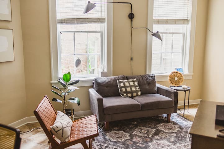 Boho-modern Large(2/2) Apt For 7 In Historic Fxbg! - Fredericksburg, VA