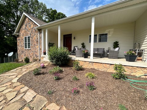 Wine Country, Hikes & Dogs!