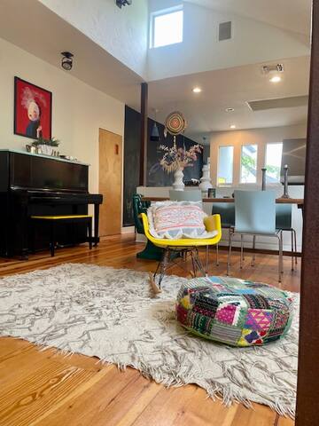 Colorful Midcentury inspired Venice Beach House gallery image 2