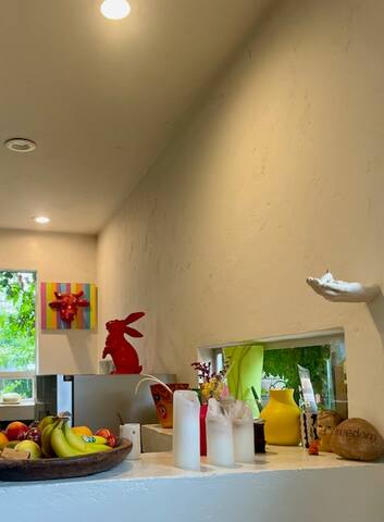 Colorful Midcentury inspired Venice Beach House gallery image 5