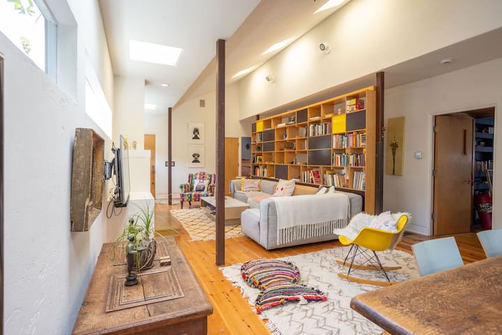 Colorful Midcentury inspired Venice Beach House