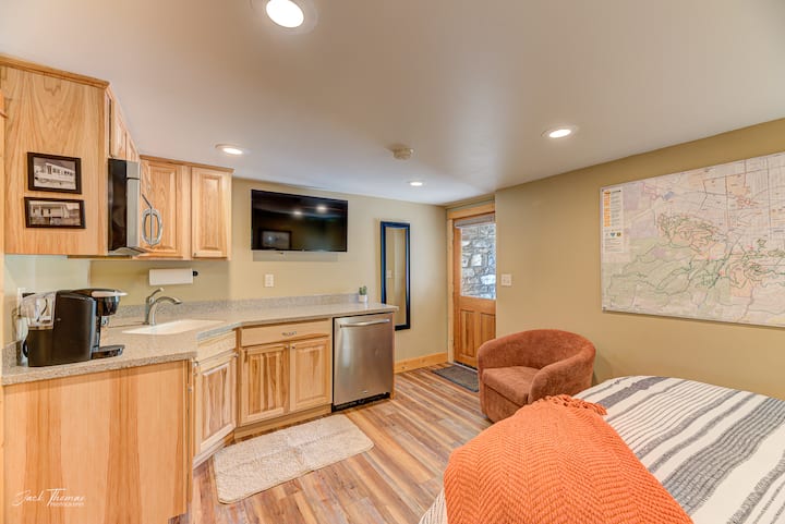 Trailhead Bungalow - Helena, MT
