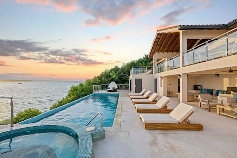 Alta Bella - Oceanfront Resort Villa & Nordic Spa