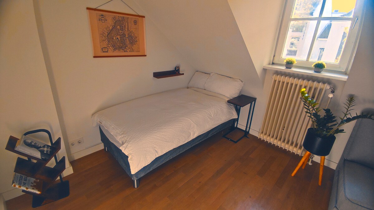 Cama individual en el segundo dormitorio