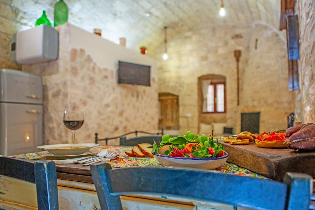 Airbnb performant: Ancient oven by the sea à Molfetta