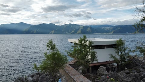 Lux Lakefront • B&B • Sauna • Jacuzzi • Kayak