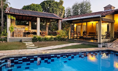 Tropical house - 4km from ÁguasClaras - 23 guests