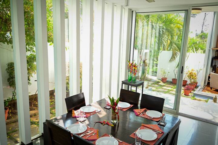 Dining area image 2