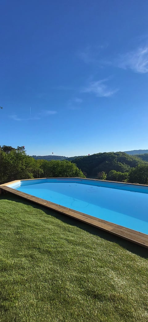 Gîte overlooking Domme with private pool and spa