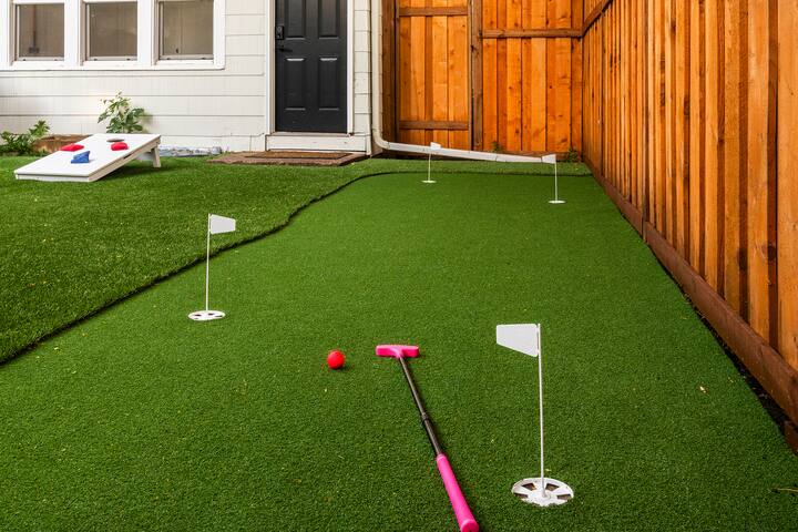 Arcade Room | 5 Min To Downtown | Putting Green gallery image 3