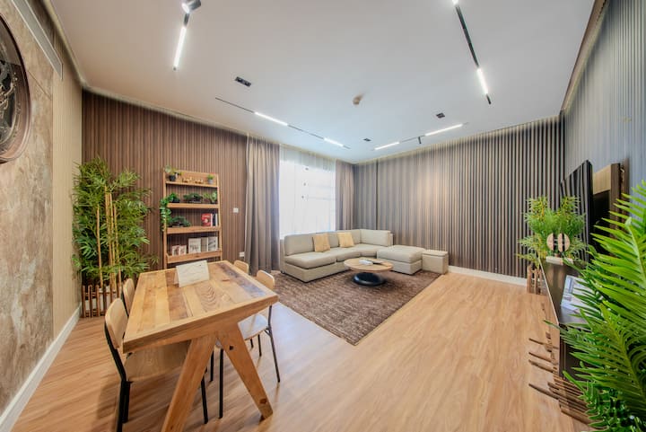 2 Br Wood House By Blue Cloud Holidays - 샤르자