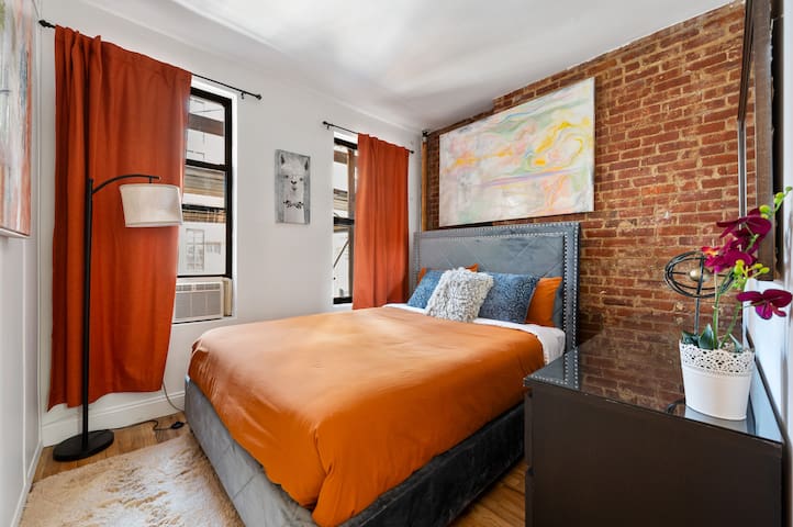 Stylish 4 Bedroom Gem On The Upper West Side gallery image 4