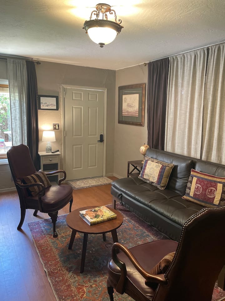 Entire Private Apartment, Historic Downtown - Phoenix, AZ