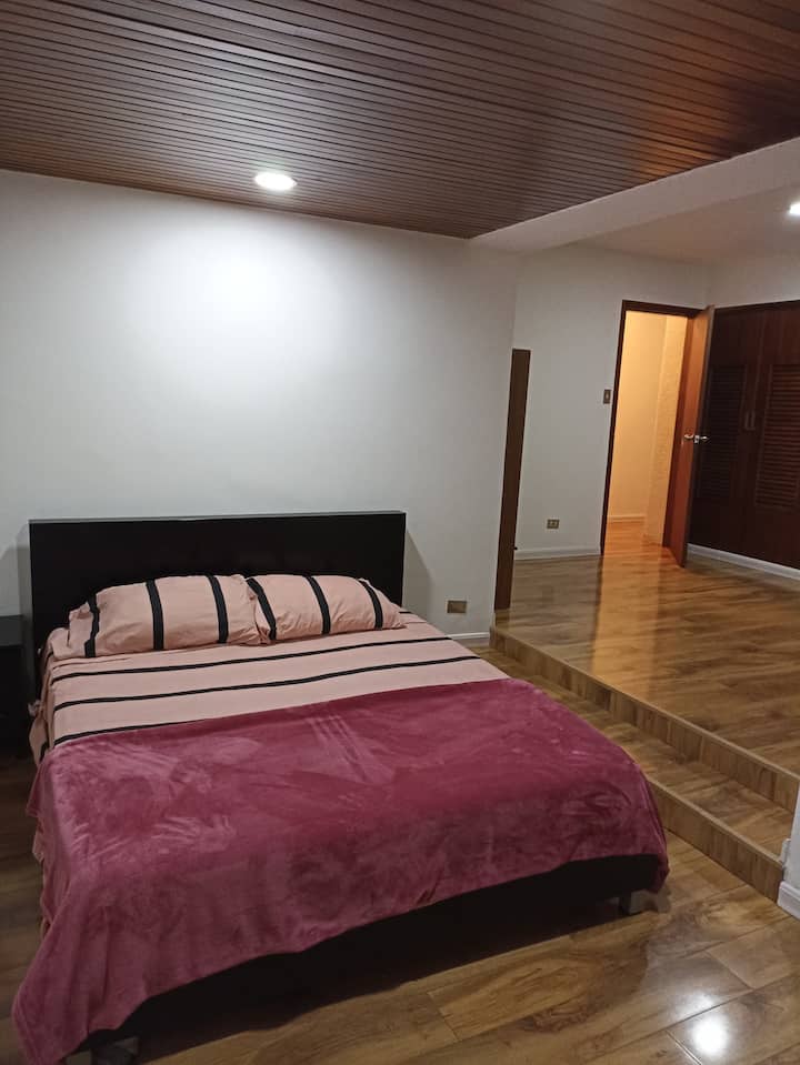 Schlafzimmer 2