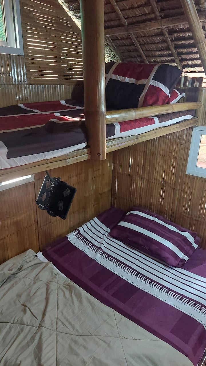 The Ysabelle's Place - Limay