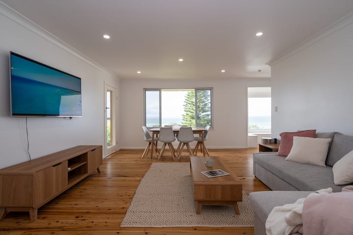The Blue Door Beach Bungalow On Bourne - Port Macquarie
