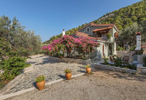Elegance Villa: Classy Paradise w/ a private beach