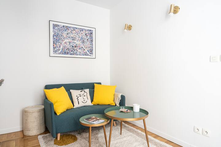 Kochi linakunjwa hadi kwenye kitanda cha sofa ~ upana wa sentimita 115