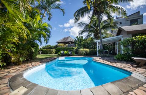 Oasis Villa with Pool and Sea View