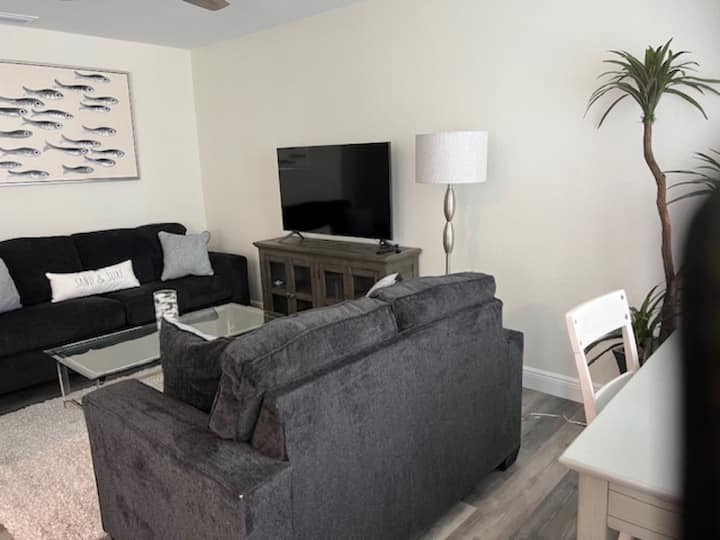 Beautiful Deerfield Beach Condo - Deerfield Beach, FL
