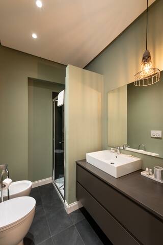 Keys of Italy -TornabuoniTOT-3Apts FashionDistrict gallery image 4