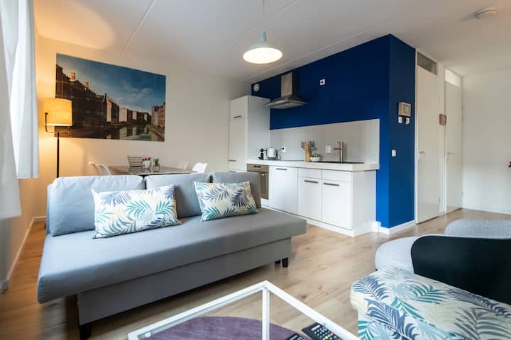 Aparthotel North, Spacious Suite For 6 Guests - Amsterdam