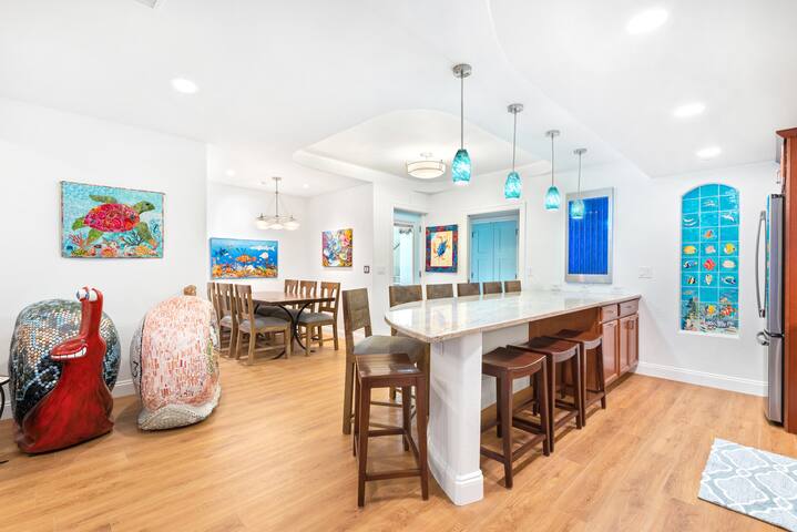 Jetted Tub, King, Steam Rm, Museum, Zoo, City Park gallery image 2