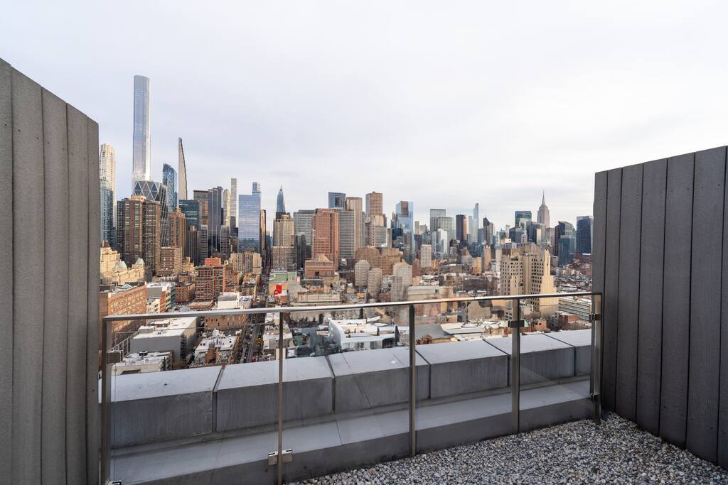 Penthouse in Manhattan 4BR private balcony