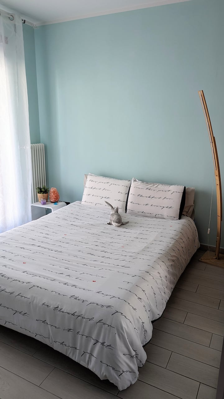 Kitanda cha sofa cha IKEA 165x210 kilicho na kifutio cha ziada cha povu la kumbukumbu