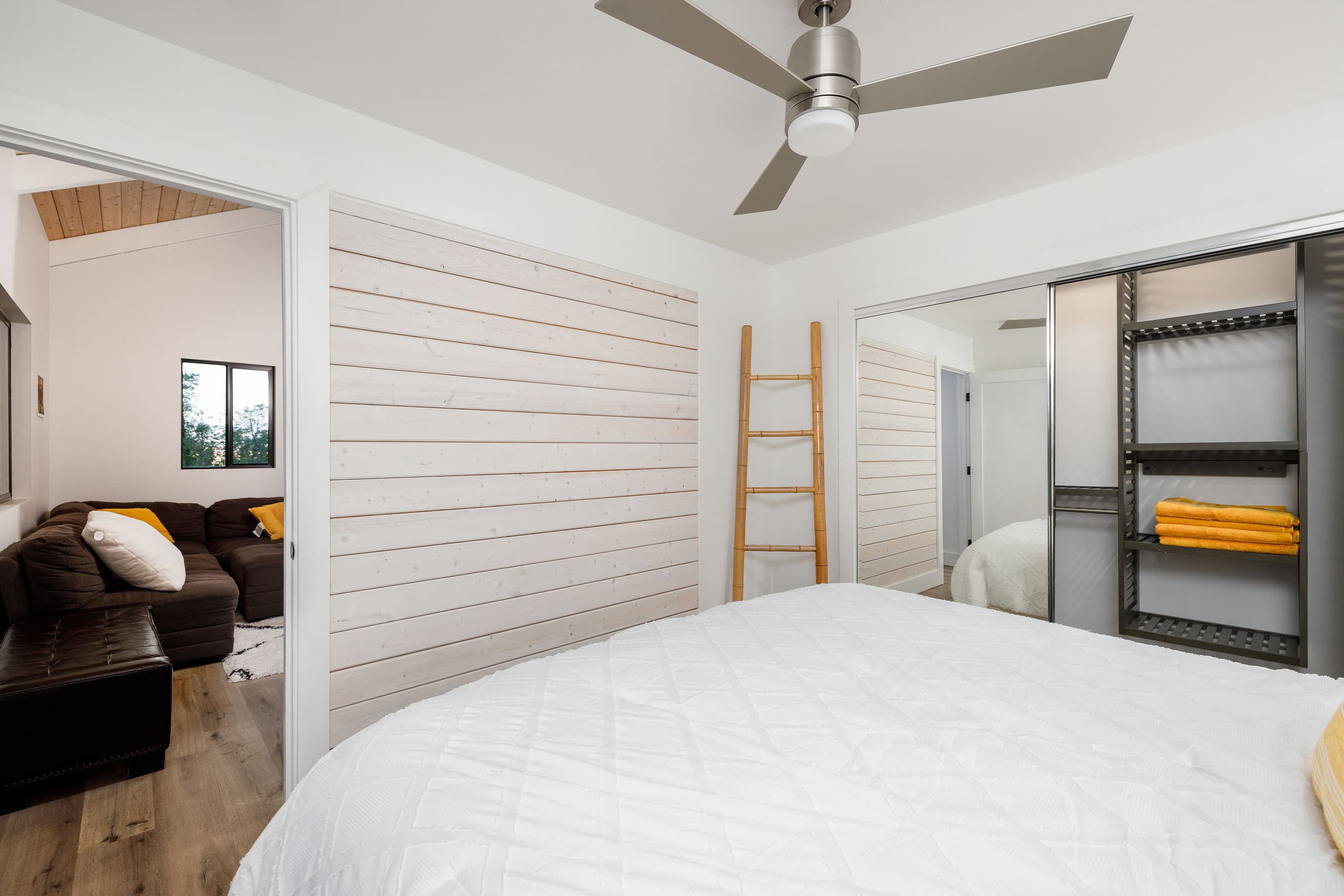 Guesthouse in Kailua-Kona · ★4.95 · 2 bedrooms · 2 beds · 1 shared bath - Image 9
