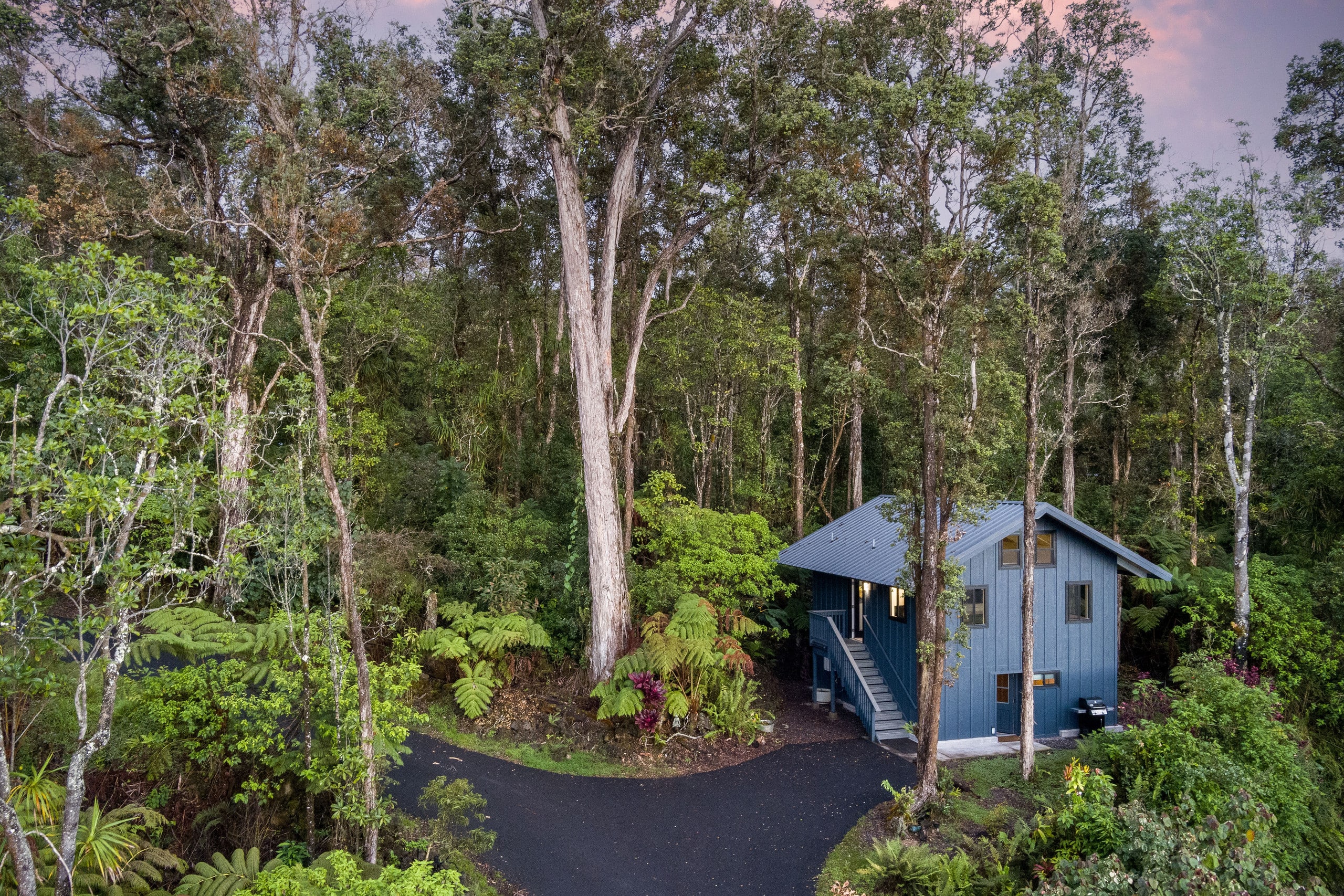 Guesthouse in Kailua-Kona · ★4.95 · 2 bedrooms · 2 beds · 1 shared bath - Image 14