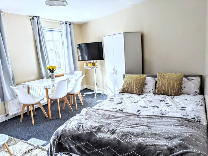 Sunny City Centre, 6 Guests, Entire Flat Newington
