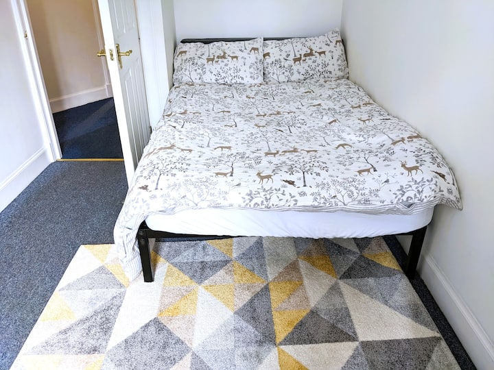 Sunny City Centre, 6 Guests, Entire Flat Newington