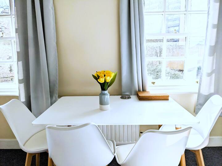 Sunny City Centre, 6 Guests, Entire Flat Newington