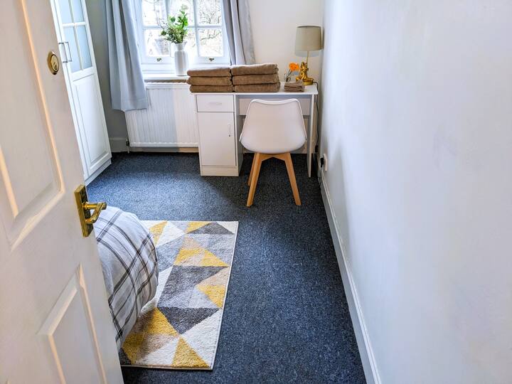 Sunny City Centre, 6 Guests, Entire Flat Newington