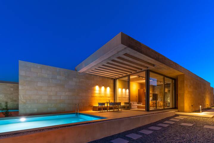 Linear Cabanon Luxury Villas