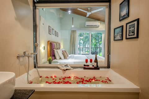 Bathtub room and swimming pool