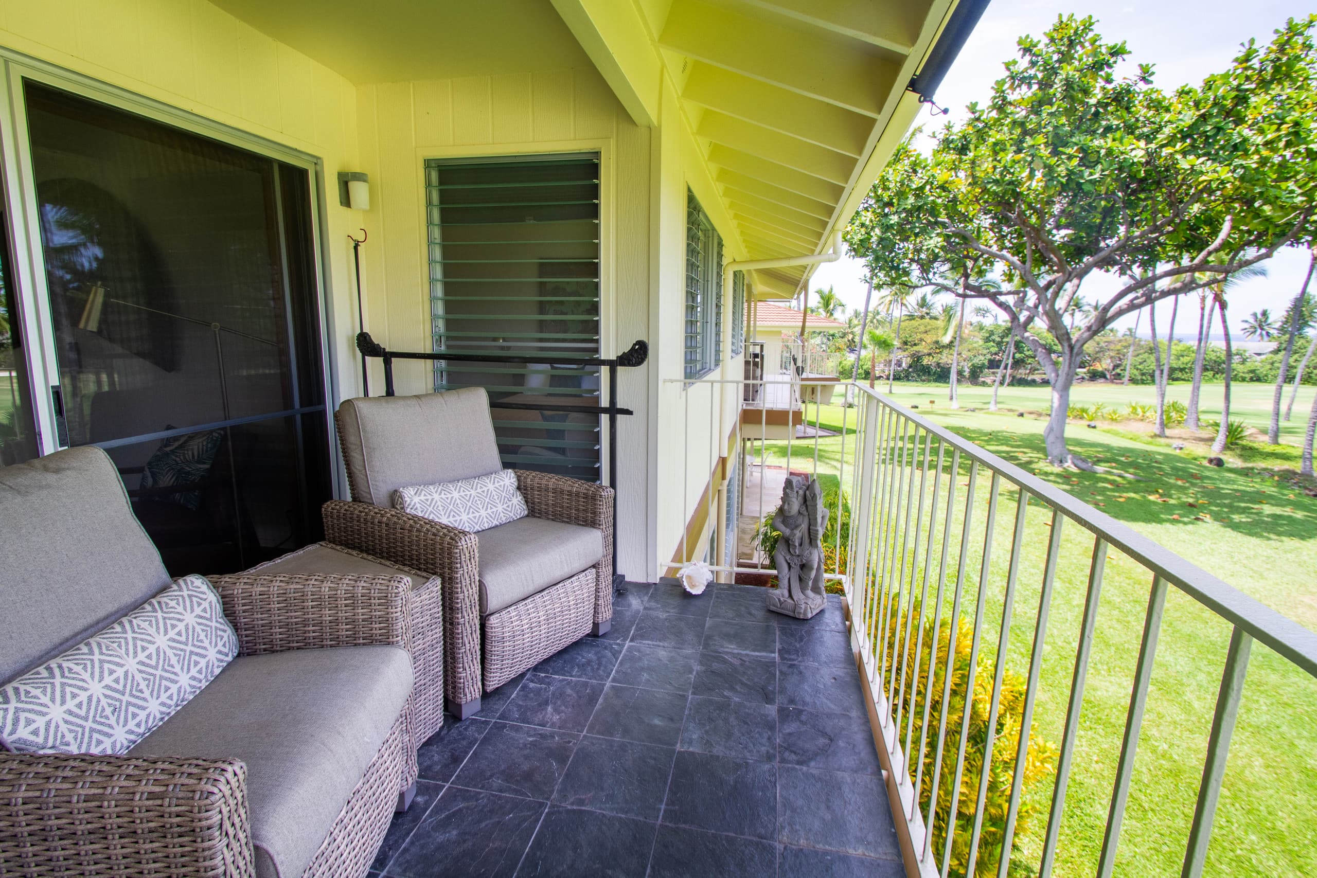 Condo in Kailua-Kona · ★4.81 · 2 bedrooms · 2 beds · 2 baths - Image 37
