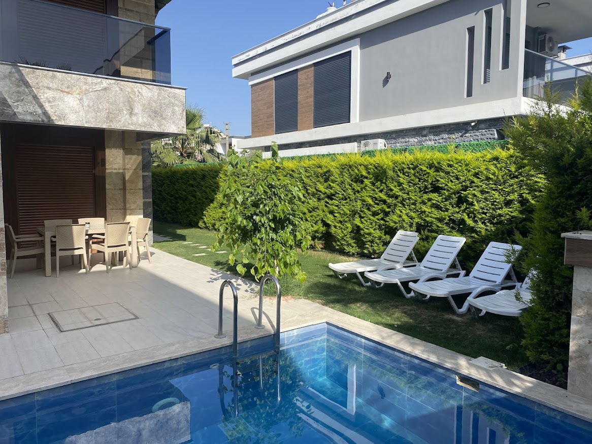 Kuşadası4 Kayıtlı,Müstakil, Özel Havuzlu 4+1 Villa