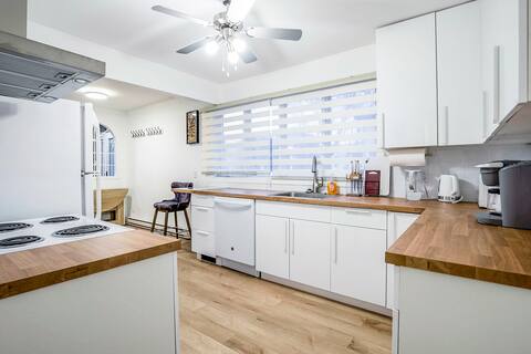 Stylish 6-BR House close to DT with free parking